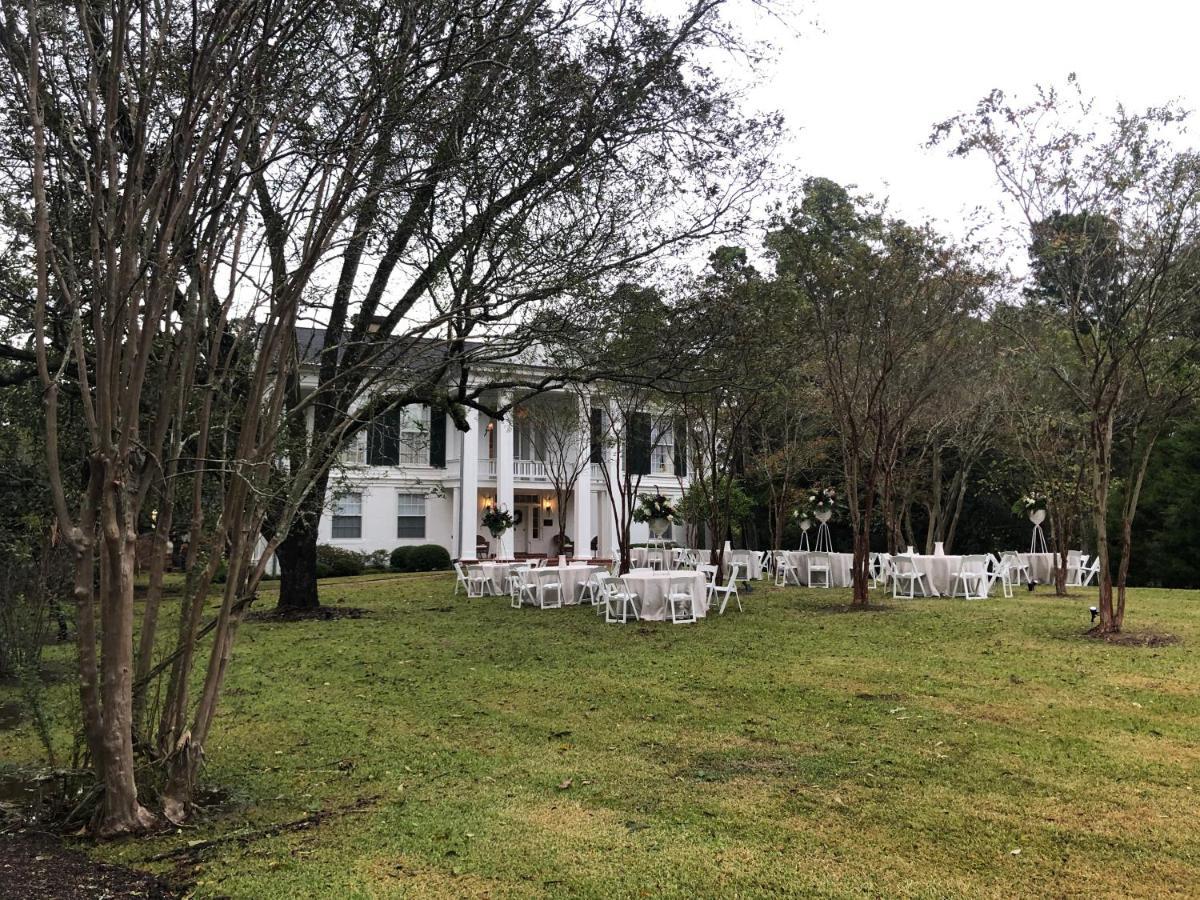 The Montgomery B&B Старквил Екстериор снимка