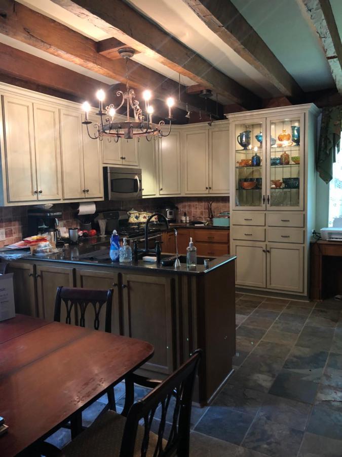 The Montgomery B&B Старквил Екстериор снимка
