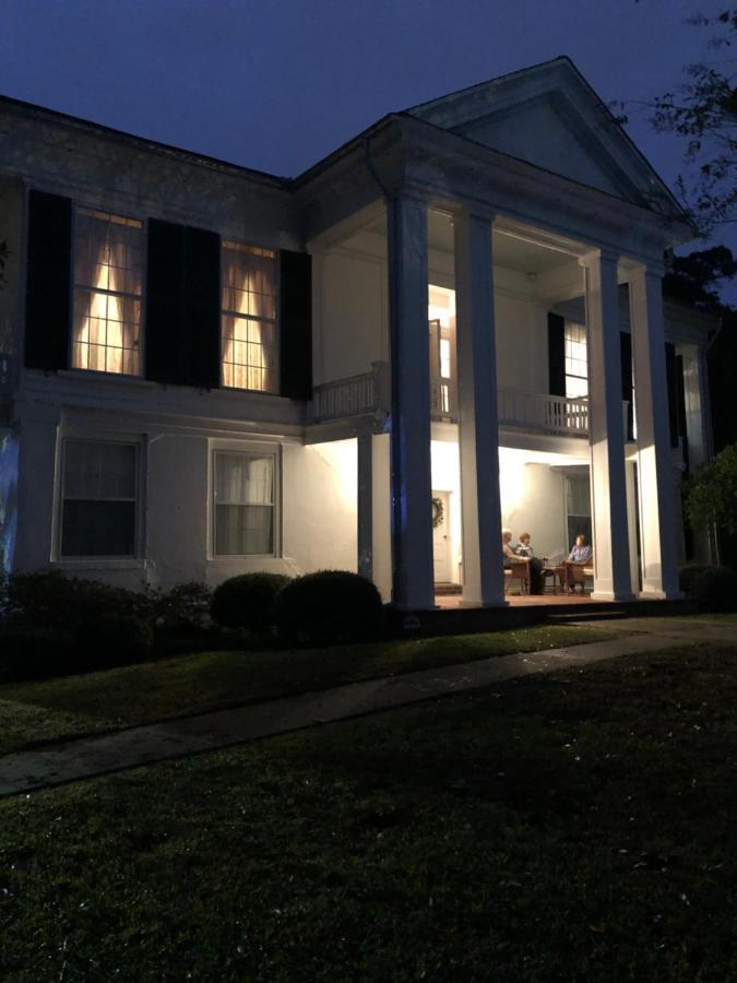 The Montgomery B&B Старквил Екстериор снимка
