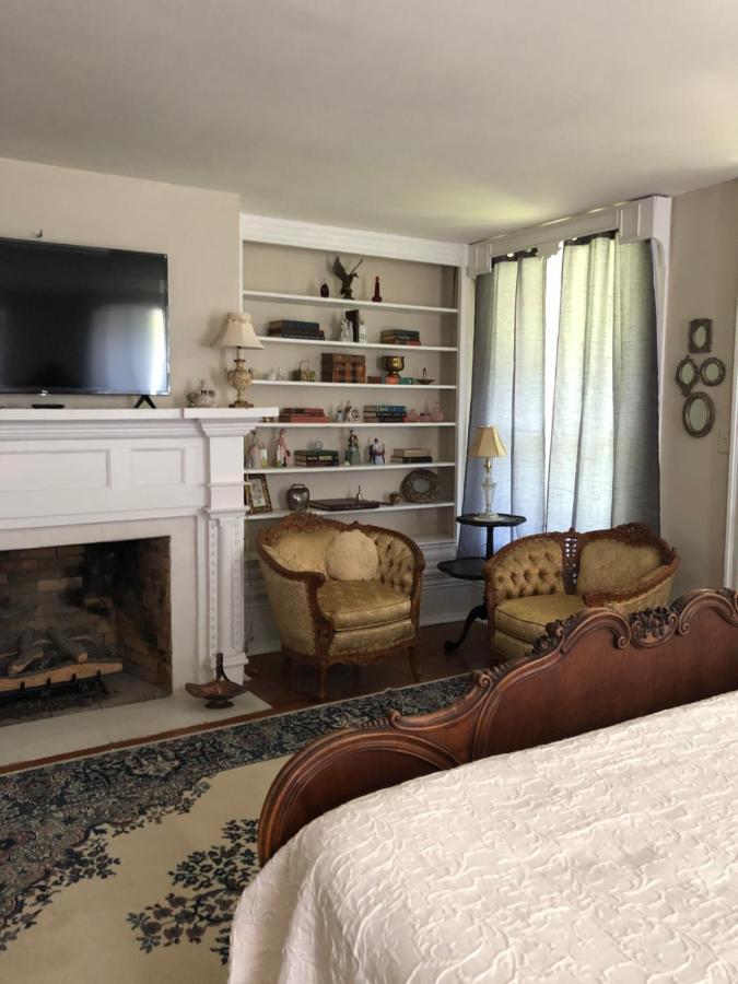 The Montgomery B&B Старквил Екстериор снимка