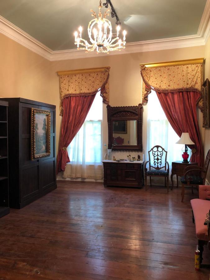 The Montgomery B&B Старквил Екстериор снимка