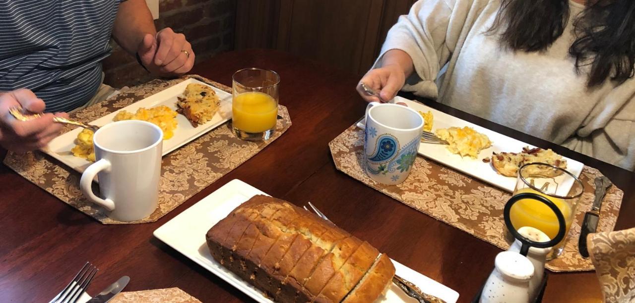 The Montgomery B&B Старквил Екстериор снимка