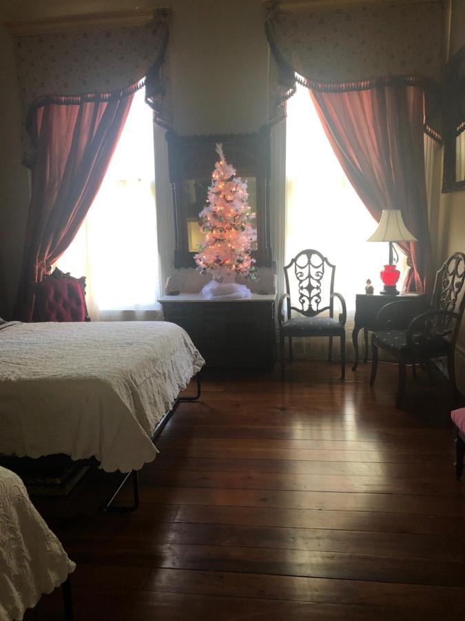 The Montgomery B&B Старквил Екстериор снимка
